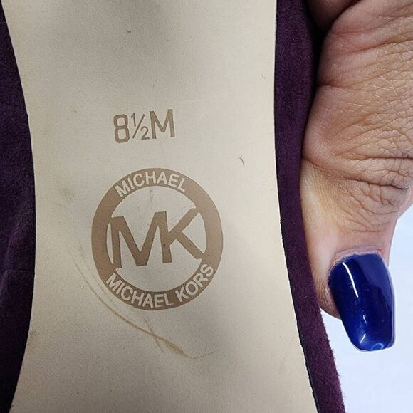 Michael Kors Burgandy Suede Heels Lock Hardware Size 8.5 - Picture 7 of 12